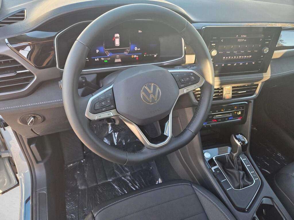 New 2026 Volkswagen Taos 1.5T SE Black SUV