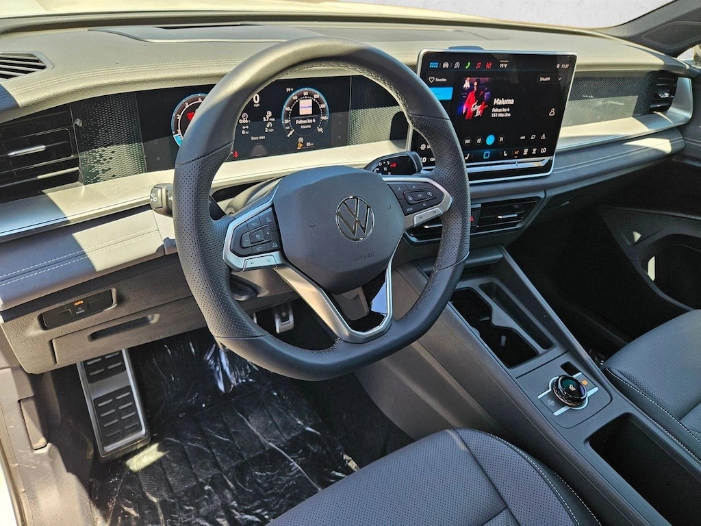 New 2026 Volkswagen Tiguan 2.0T SE R-Line Black SUV