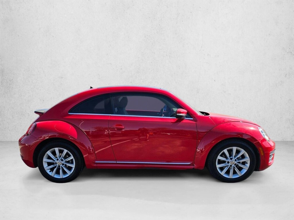 Used 2019 Volkswagen Beetle 2.0T SE Hatchback