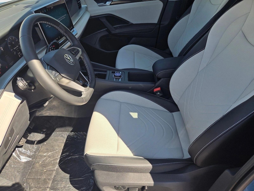 New 2025 Volkswagen Tiguan 2.0T SE SUV