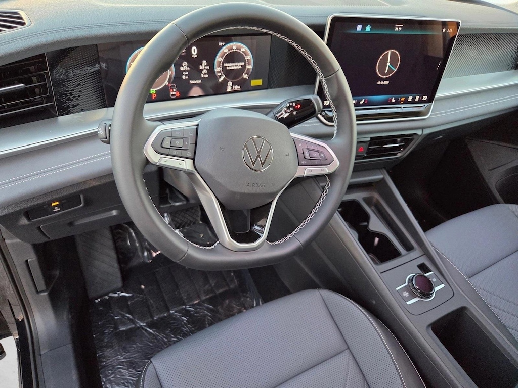 New 2026 Volkswagen Tiguan 2.0T SE SUV