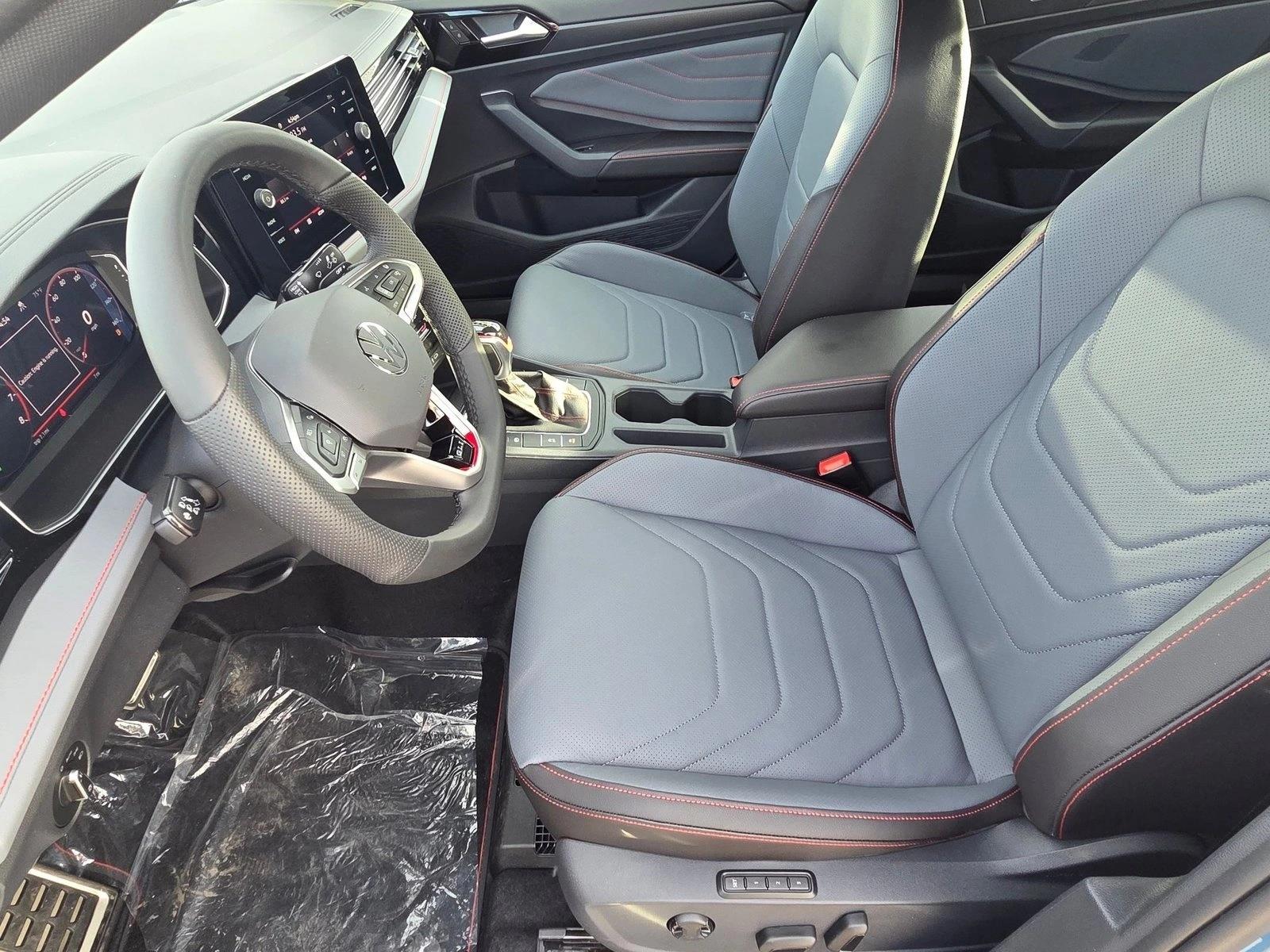 2026 Volkswagen Jetta GLI 2.0T Autobahn photo 4