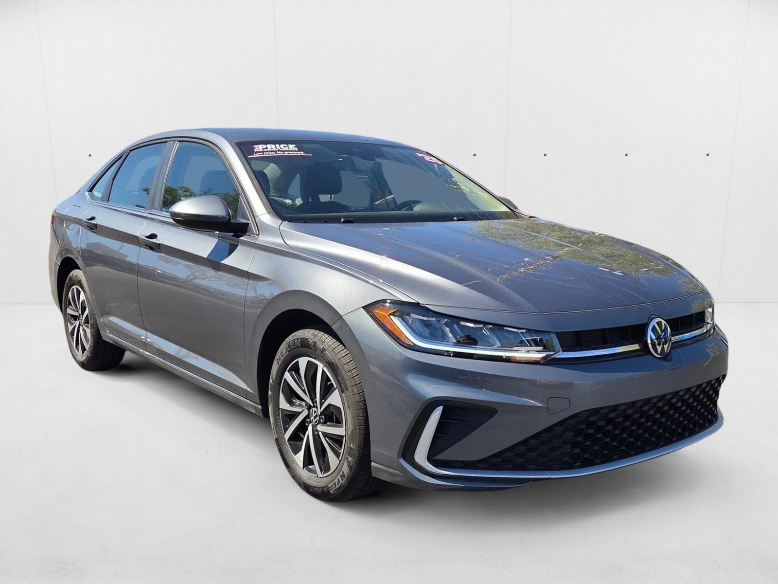 2025 Volkswagen Jetta 1.5T S photo 3