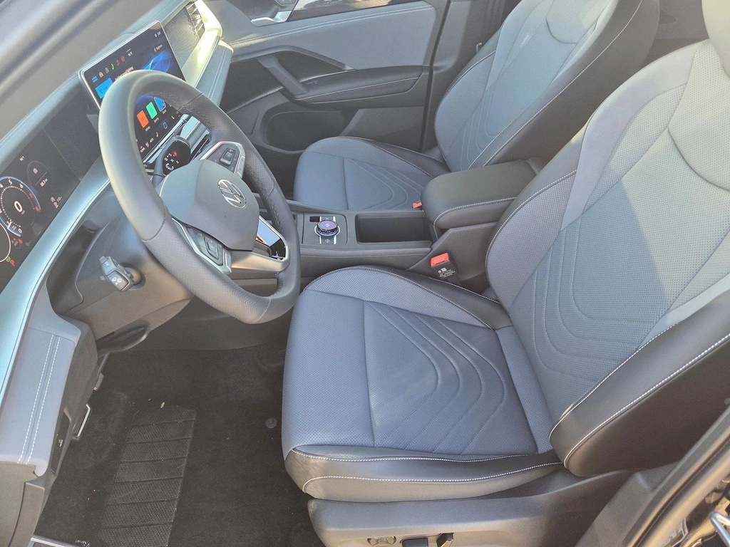 New 2026 Volkswagen Tiguan 2.0T SE SUV