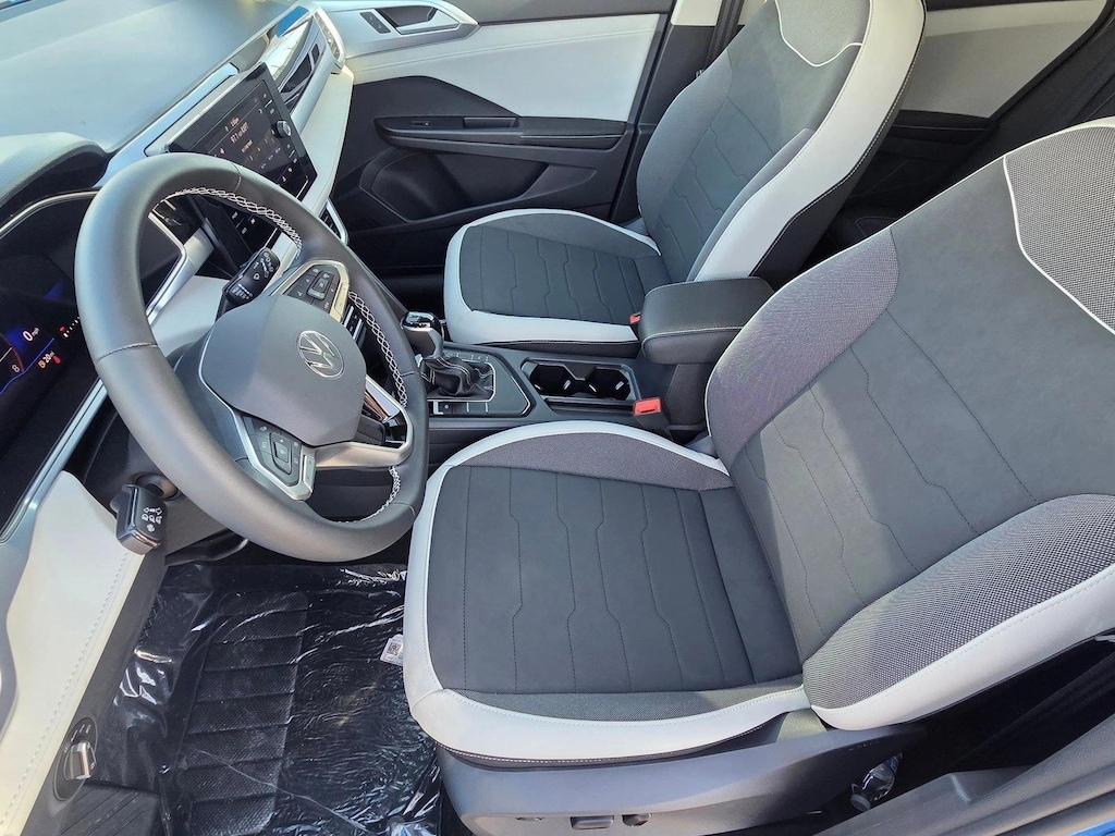 New 2026 Volkswagen Taos 1.5T SE SUV