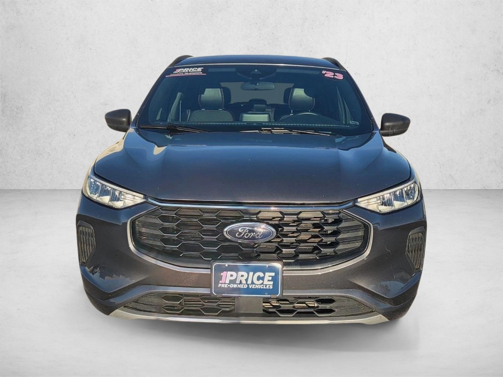 2023 Ford Escape ST-Line photo 2