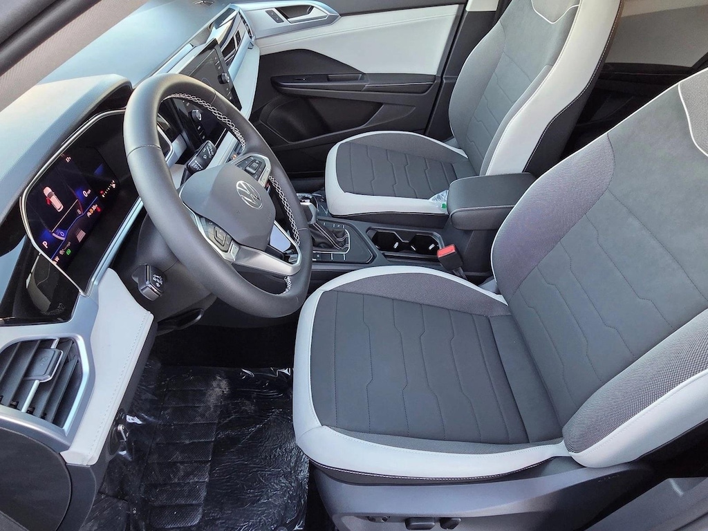 New 2026 Volkswagen Taos 1.5T SE SUV