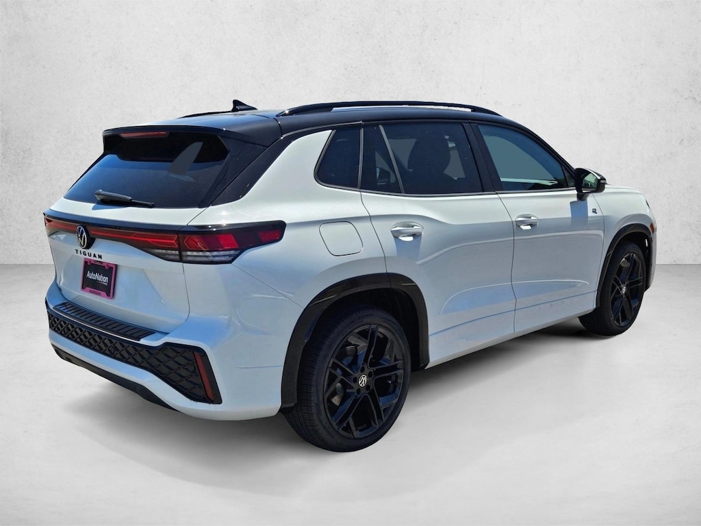 New 2026 Volkswagen Tiguan 2.0T SE R-Line Black SUV