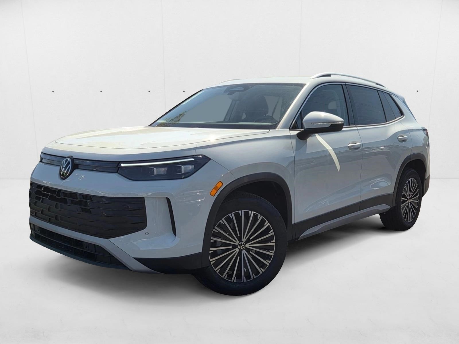 2025 Volkswagen Tiguan S's photo