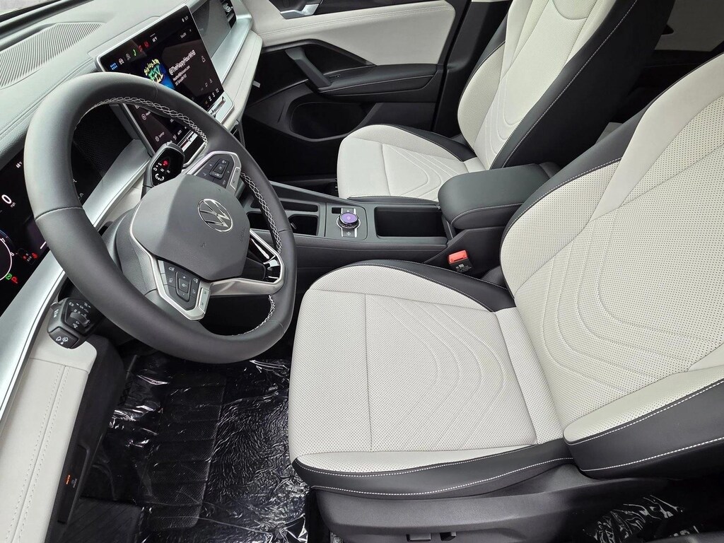 New 2026 Volkswagen Tiguan 2.0T SE SUV