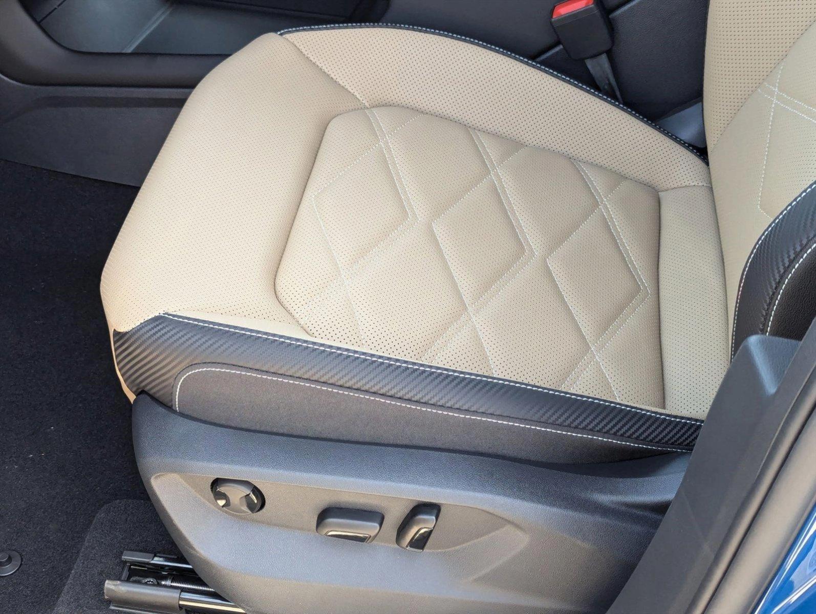 2025 Volkswagen Atlas Cross Sport SE photo 4
