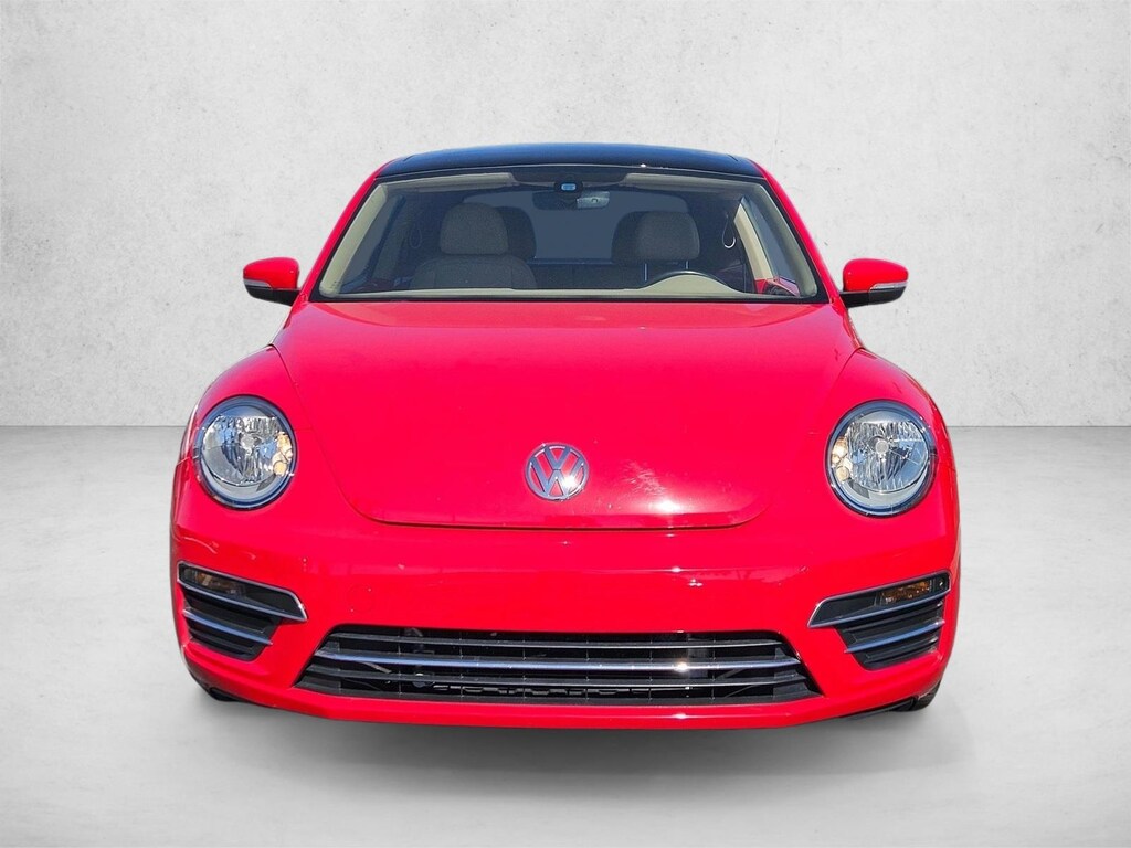 Used 2019 Volkswagen Beetle 2.0T SE Hatchback