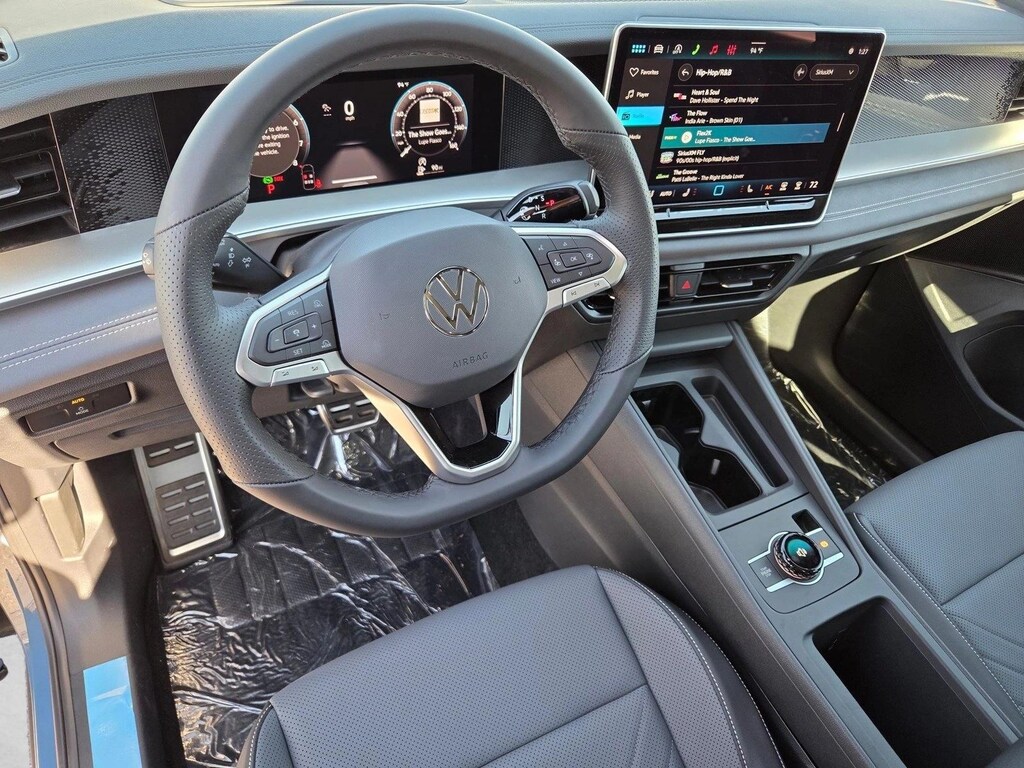 New 2026 Volkswagen Tiguan 2.0T SE R-Line Black SUV