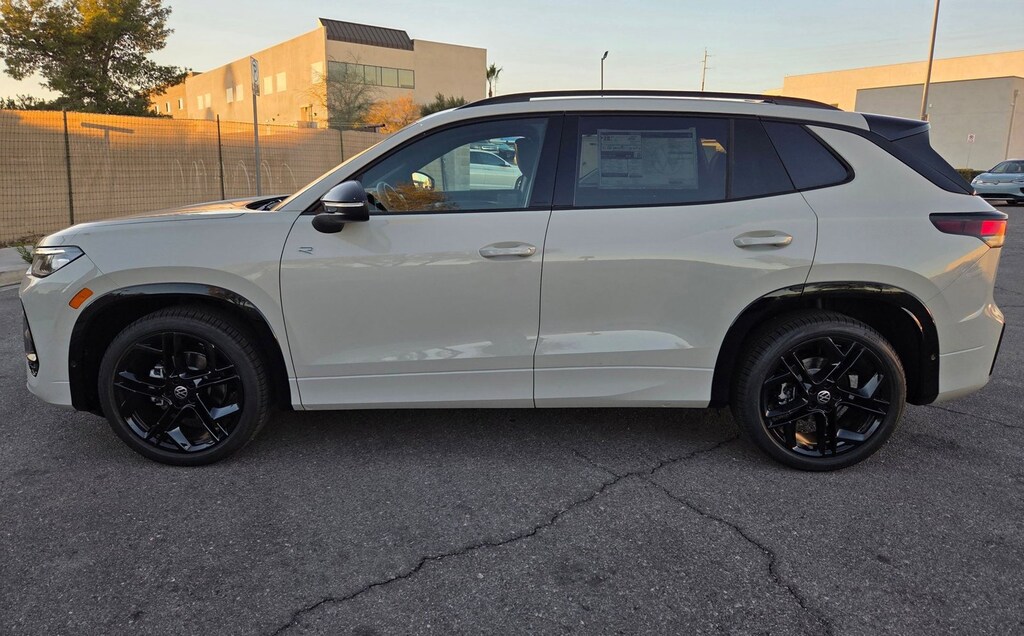 New 2026 Volkswagen Tiguan 2.0T SE SUV