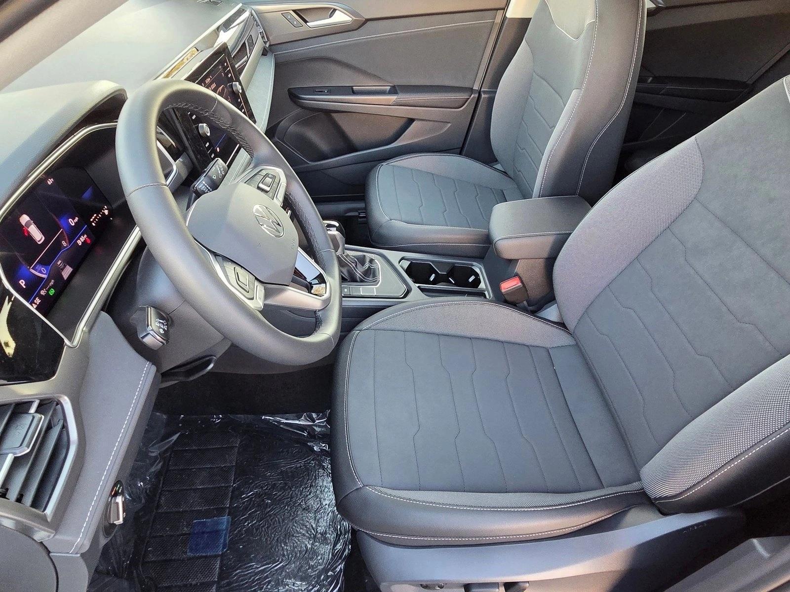 2026 Volkswagen Taos SE photo 4