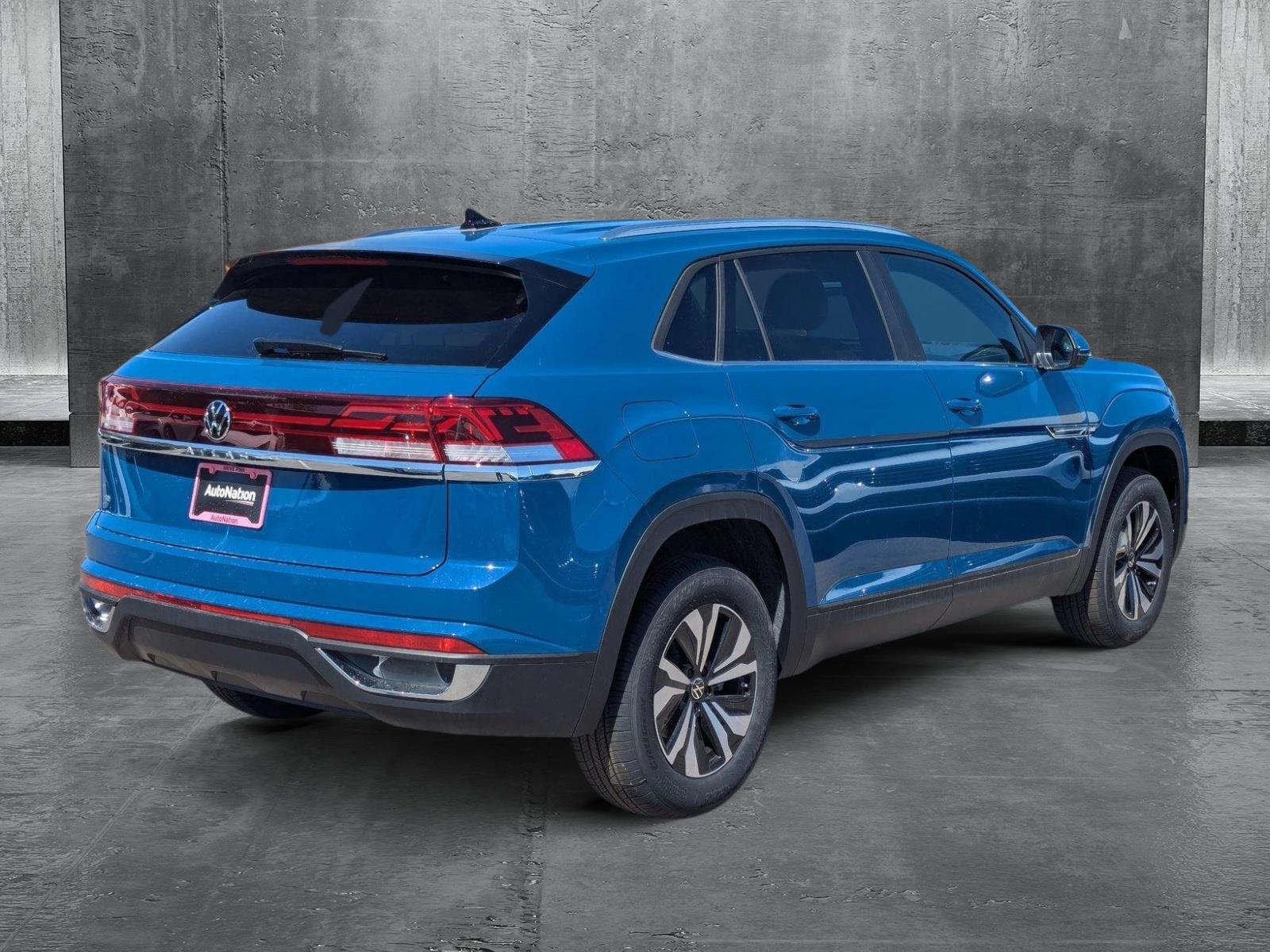 2025 Volkswagen Atlas Cross Sport SE photo 2