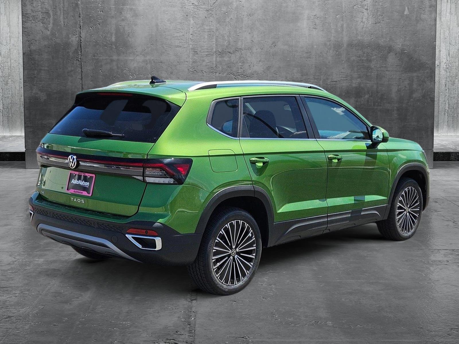 2025 Volkswagen Taos SE photo 2