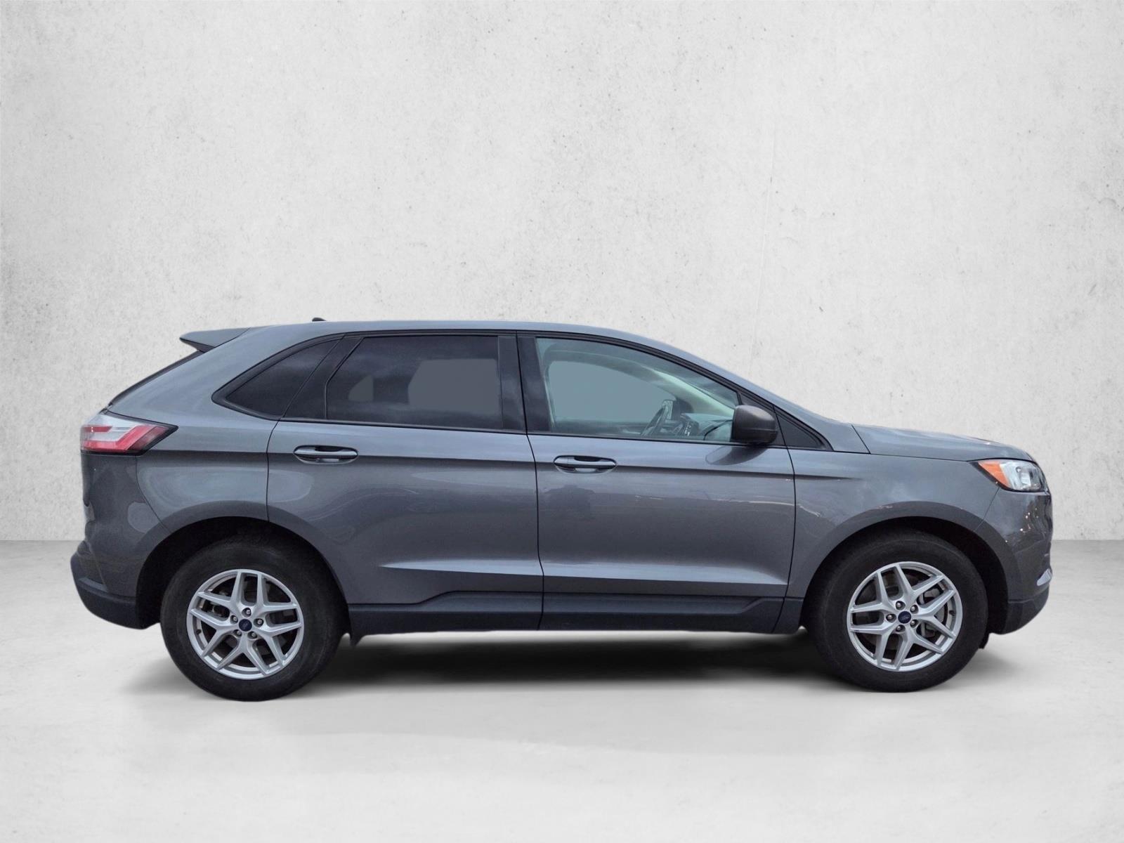 2022 Ford Edge SE photo 4