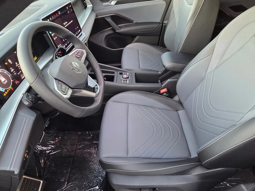 New 2026 Volkswagen Tiguan 2.0T SE R-Line Black SUV