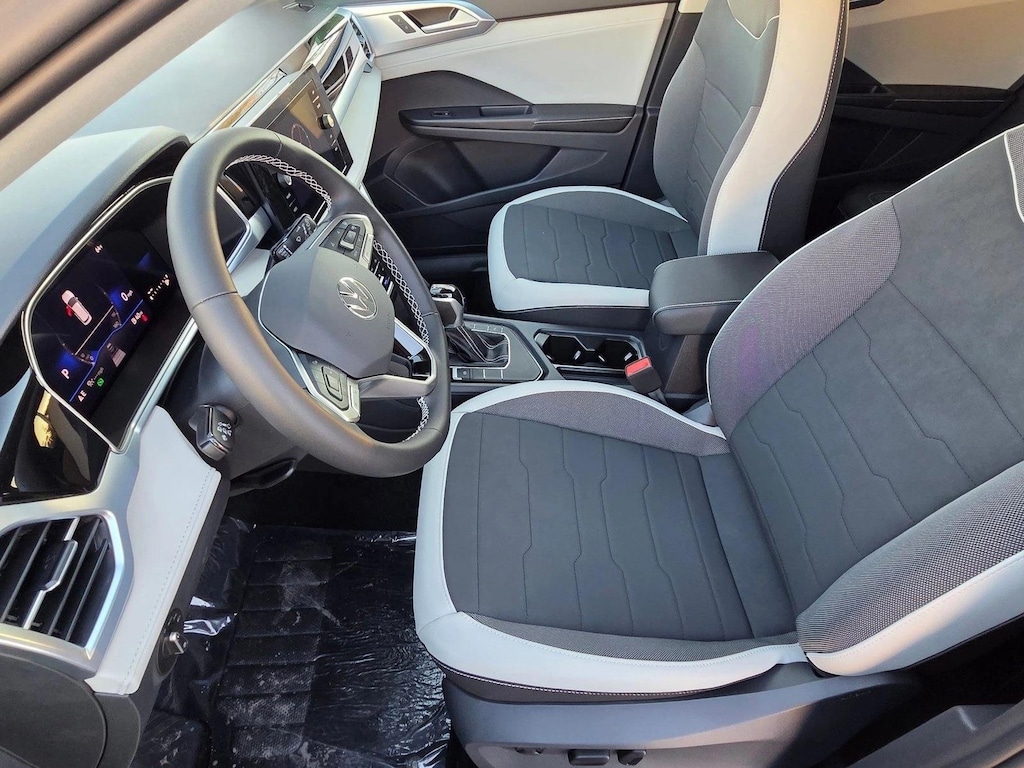 New 2026 Volkswagen Taos 1.5T SE SUV