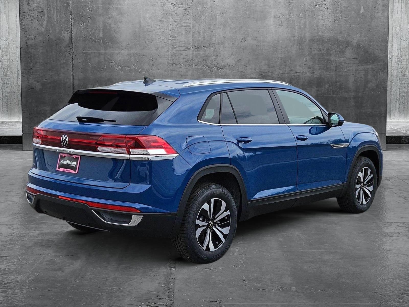 2025 Volkswagen Atlas Cross Sport SE photo 2