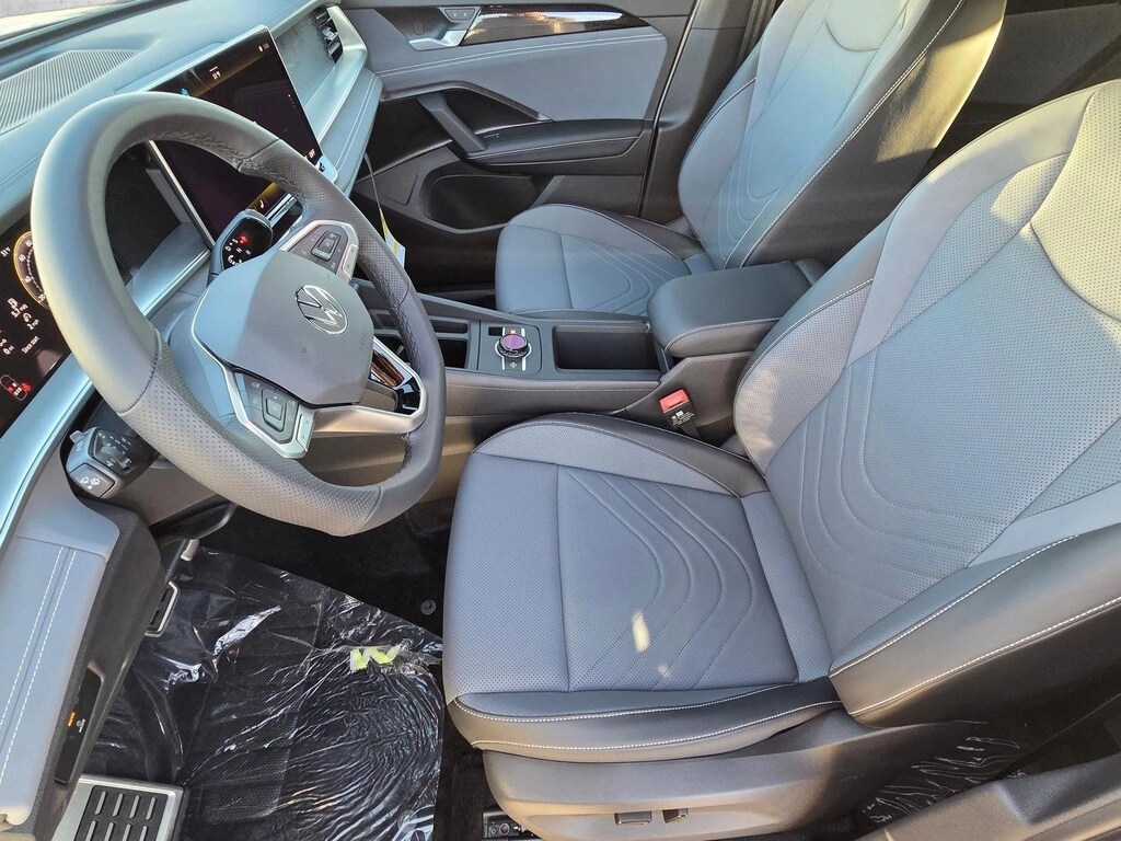 New 2026 Volkswagen Tiguan 2.0T SE R-Line Black SUV