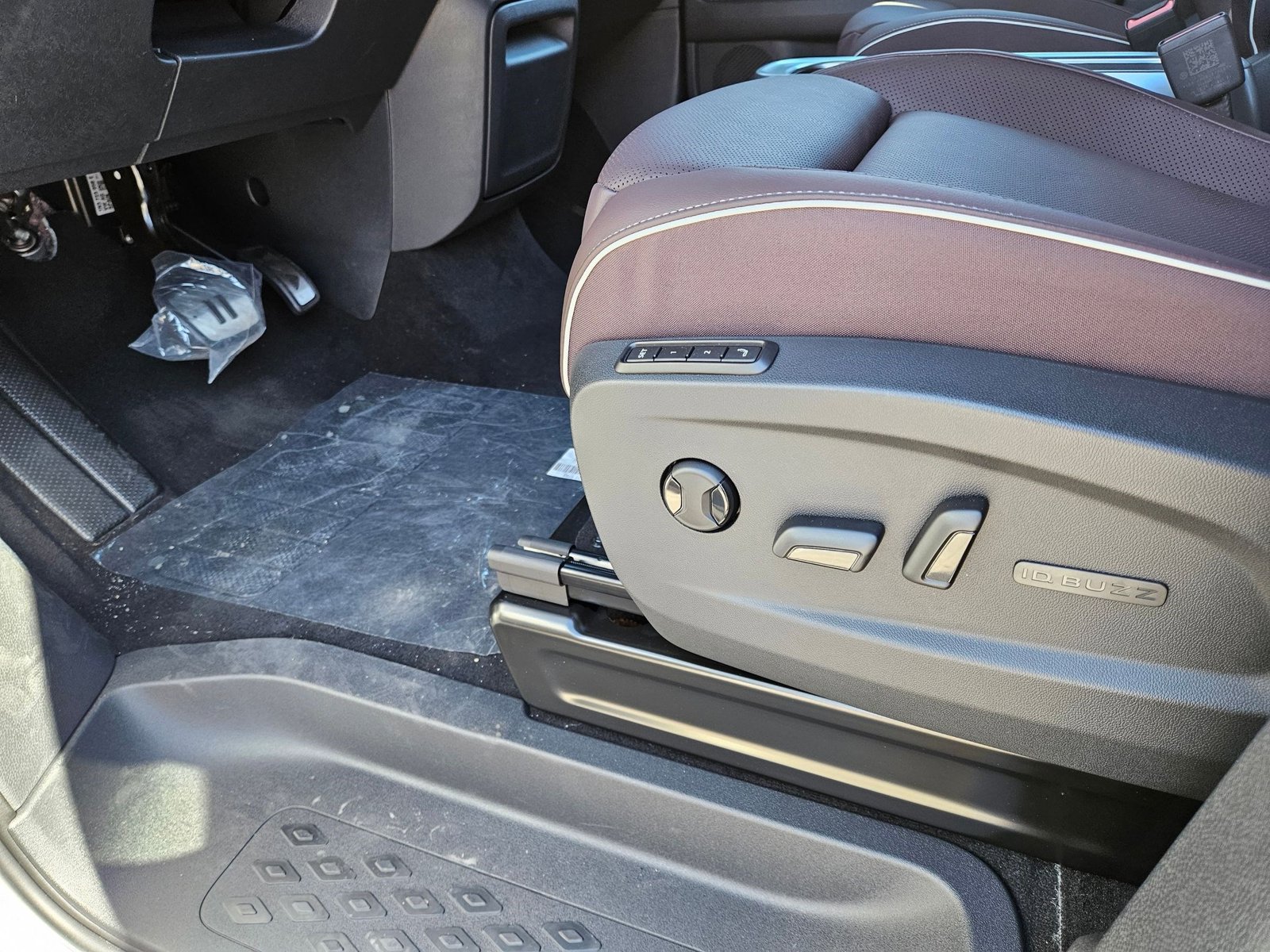 2025 Volkswagen ID. Buzz Pro S photo 4