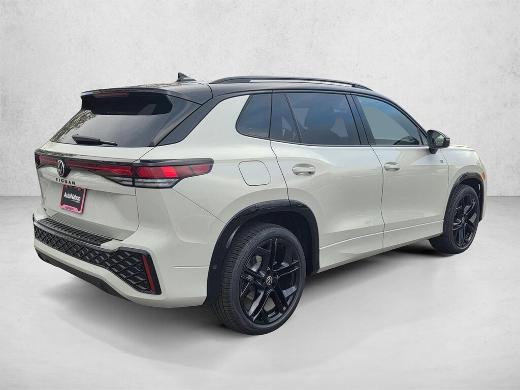 New 2026 Volkswagen Tiguan 2.0T SE SUV