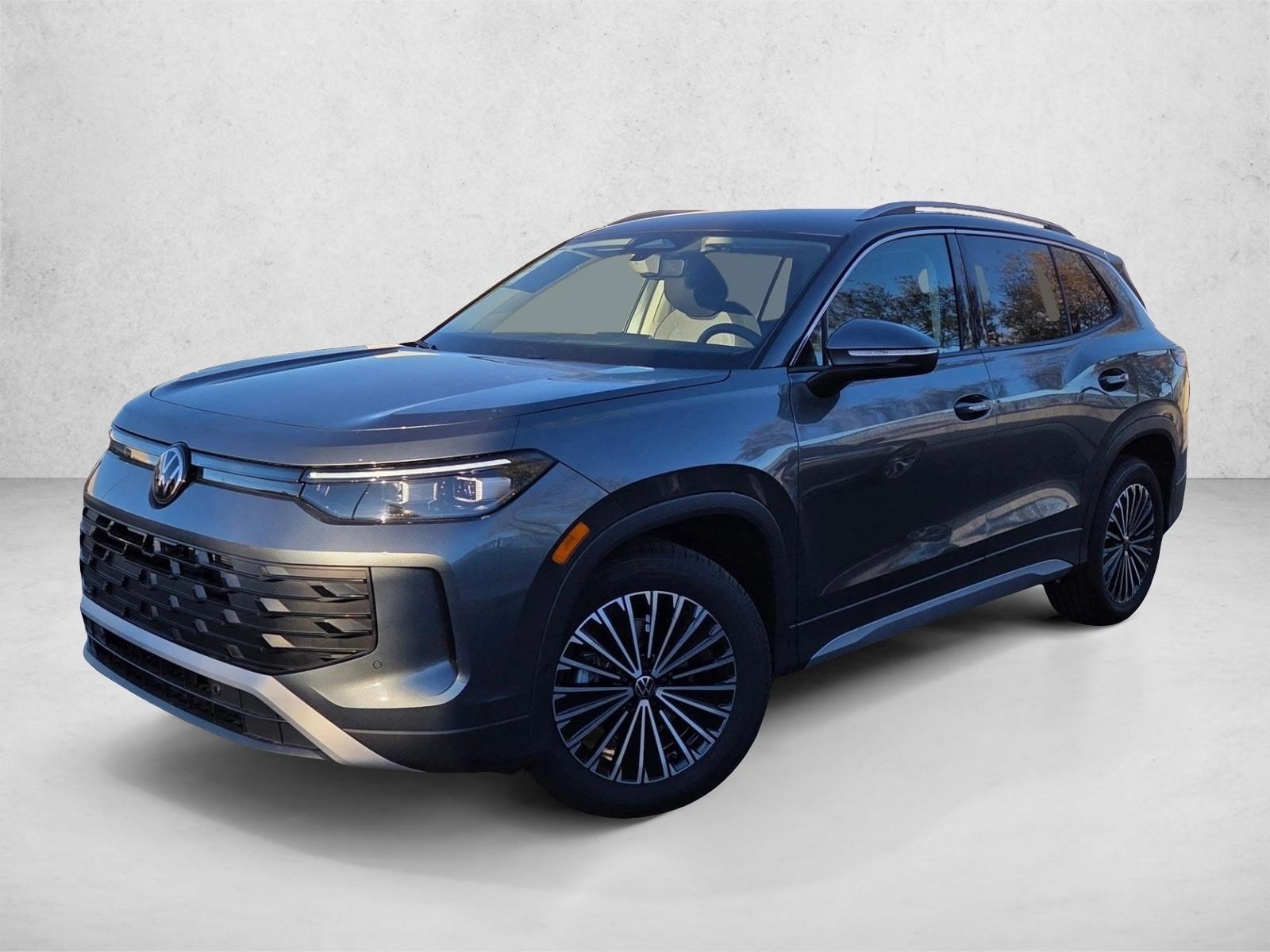 2026 Volkswagen Tiguan S's photo