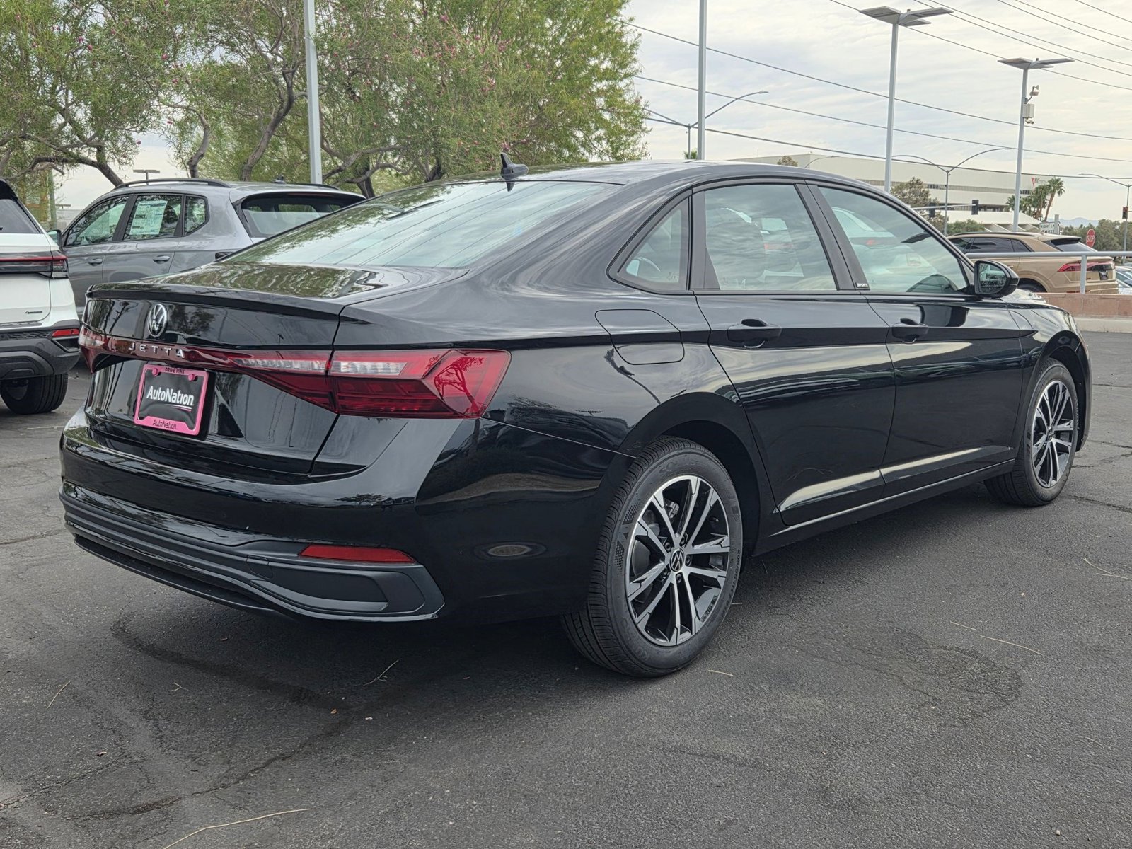 2025 Volkswagen Jetta 1.5T Sport photo 2