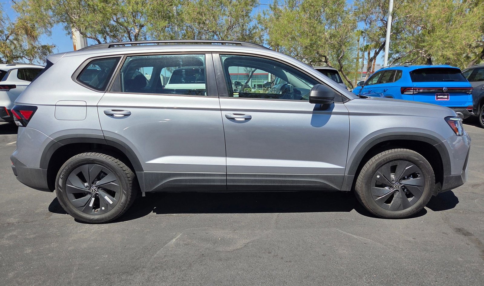 2025 Volkswagen Taos S photo 4