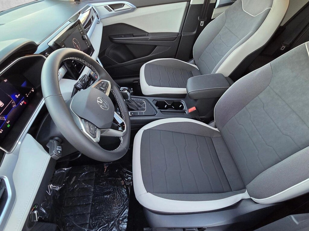 New 2026 Volkswagen Taos 1.5T SE SUV