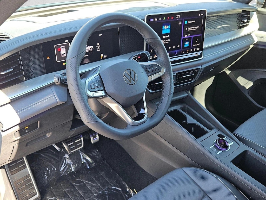 New 2026 Volkswagen Tiguan 2.0T SE R-Line Black SUV