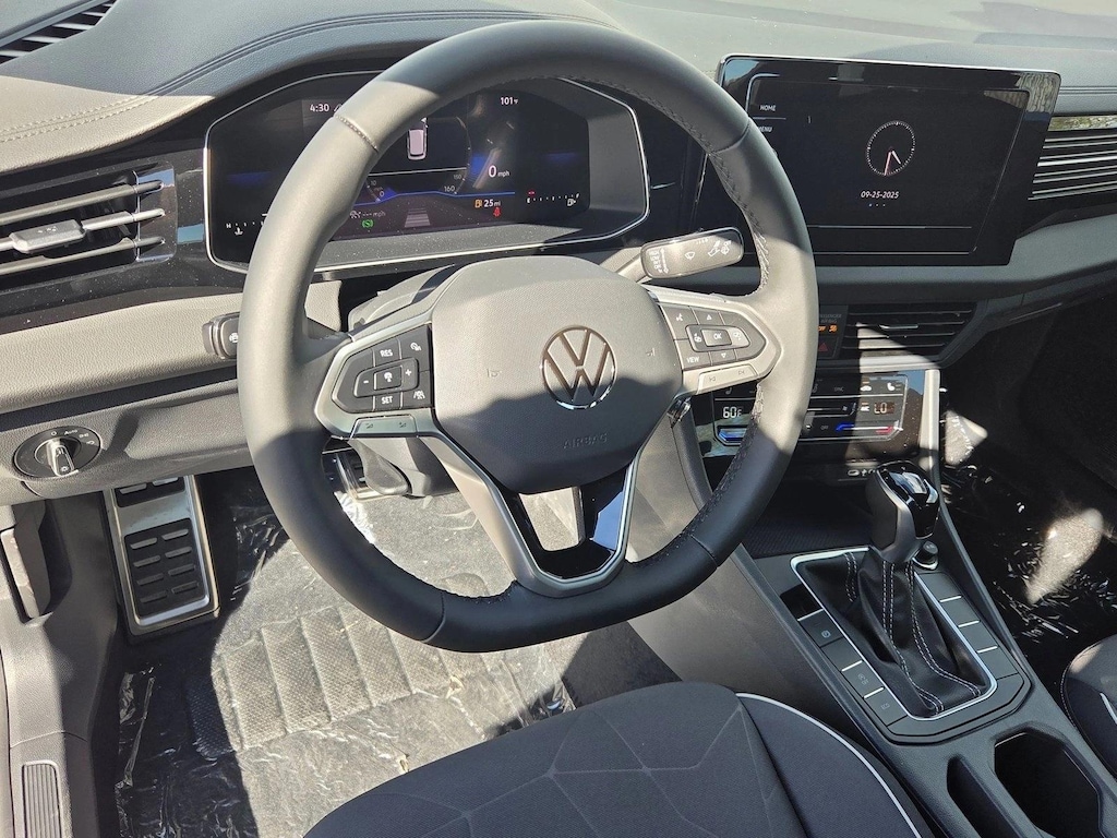 New 2025 Volkswagen Jetta 1.5T Sport Sedan