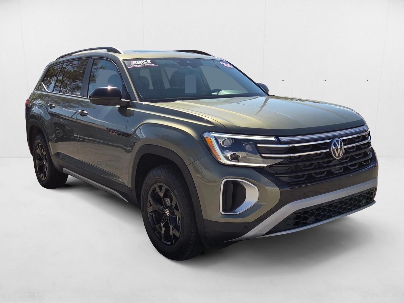 2024 Volkswagen Atlas Peak Edition SE Technology photo 2