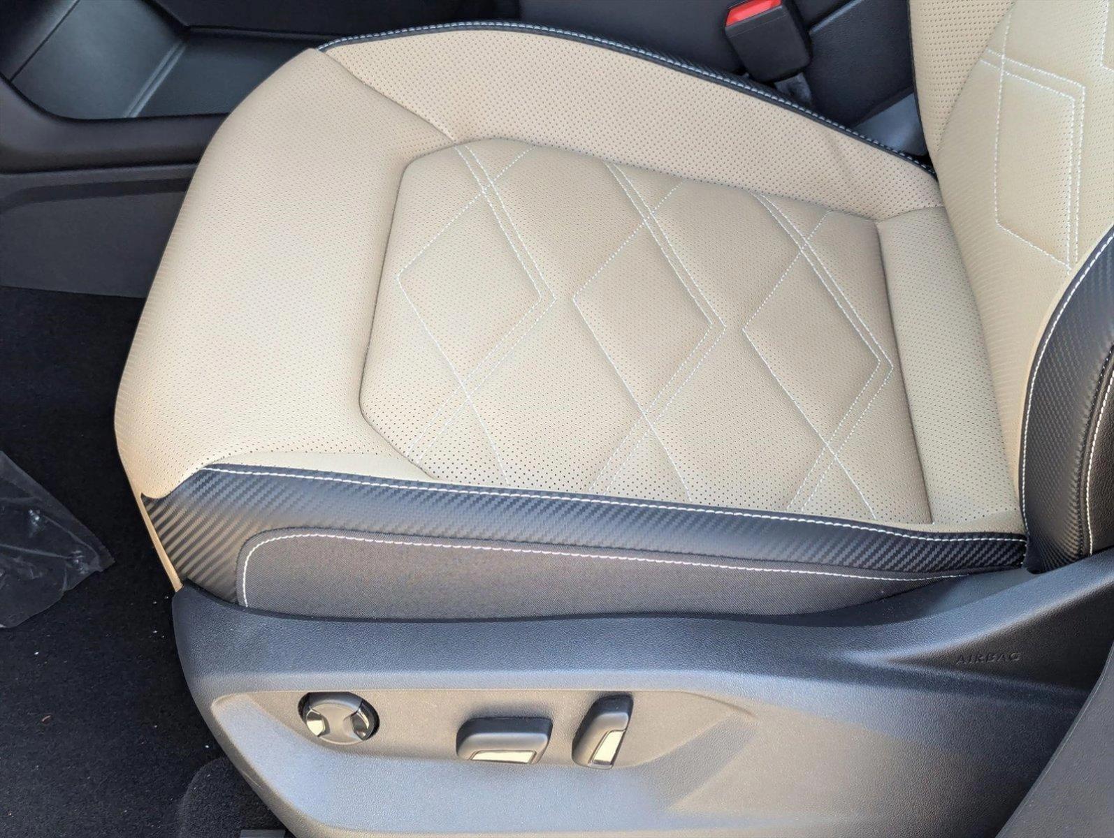 2025 Volkswagen Atlas Cross Sport SE photo 4