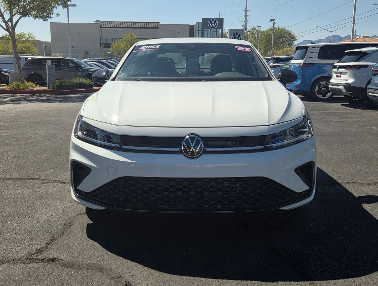 2025 Volkswagen Jetta 1.5T Sport photo 2