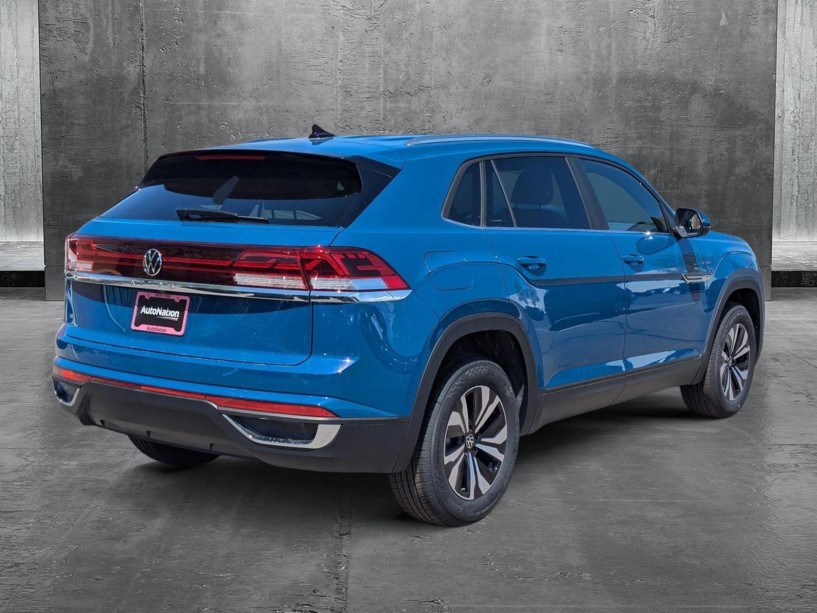 2025 Volkswagen Atlas Cross Sport SE photo 2