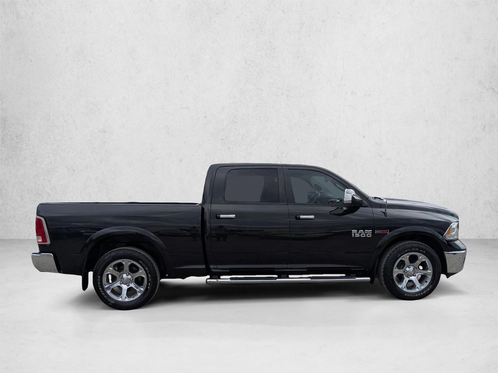 2015 Ram 1500 Laramie photo 4