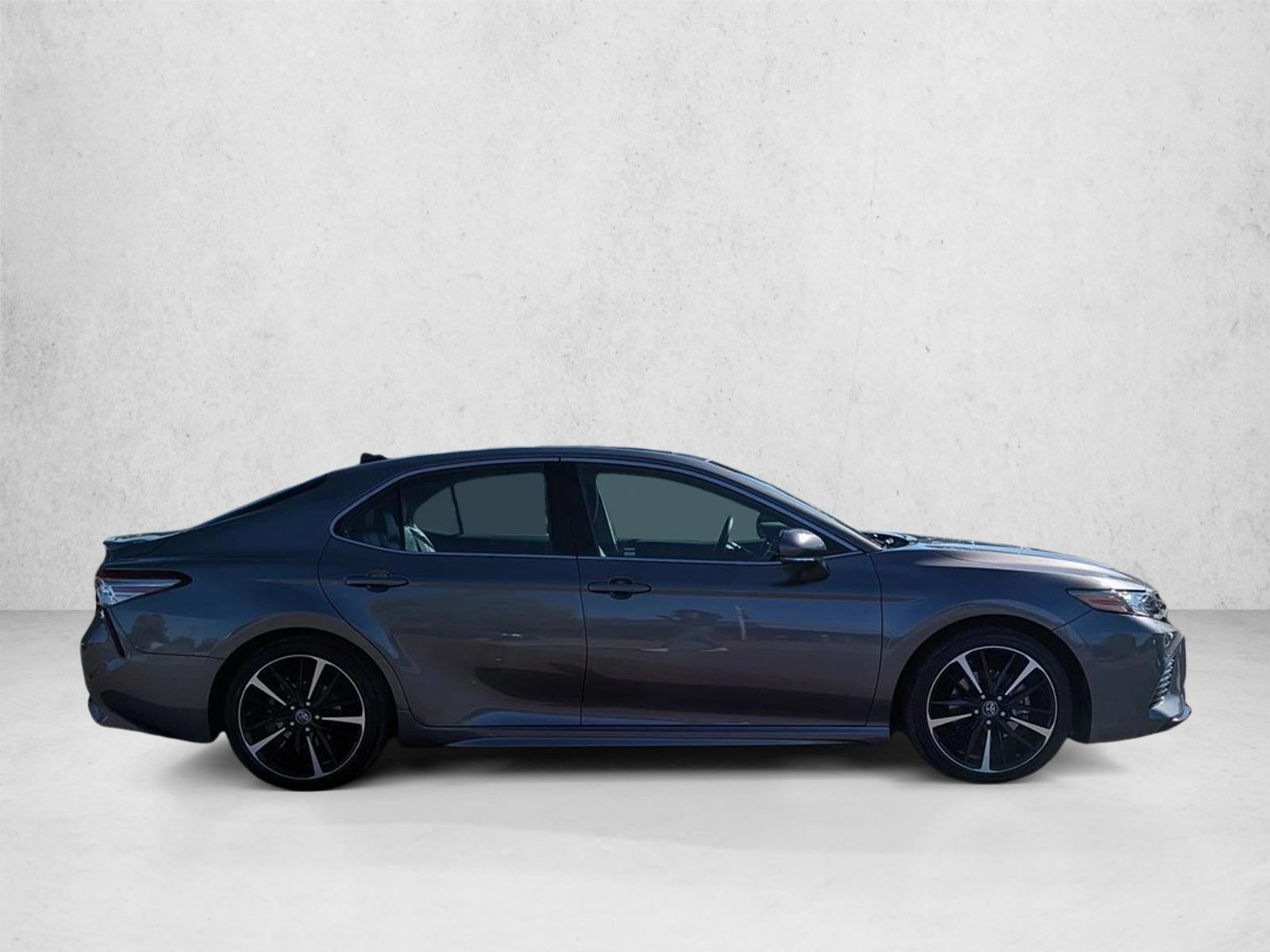 2018 Toyota Camry XSE V6 photo 4