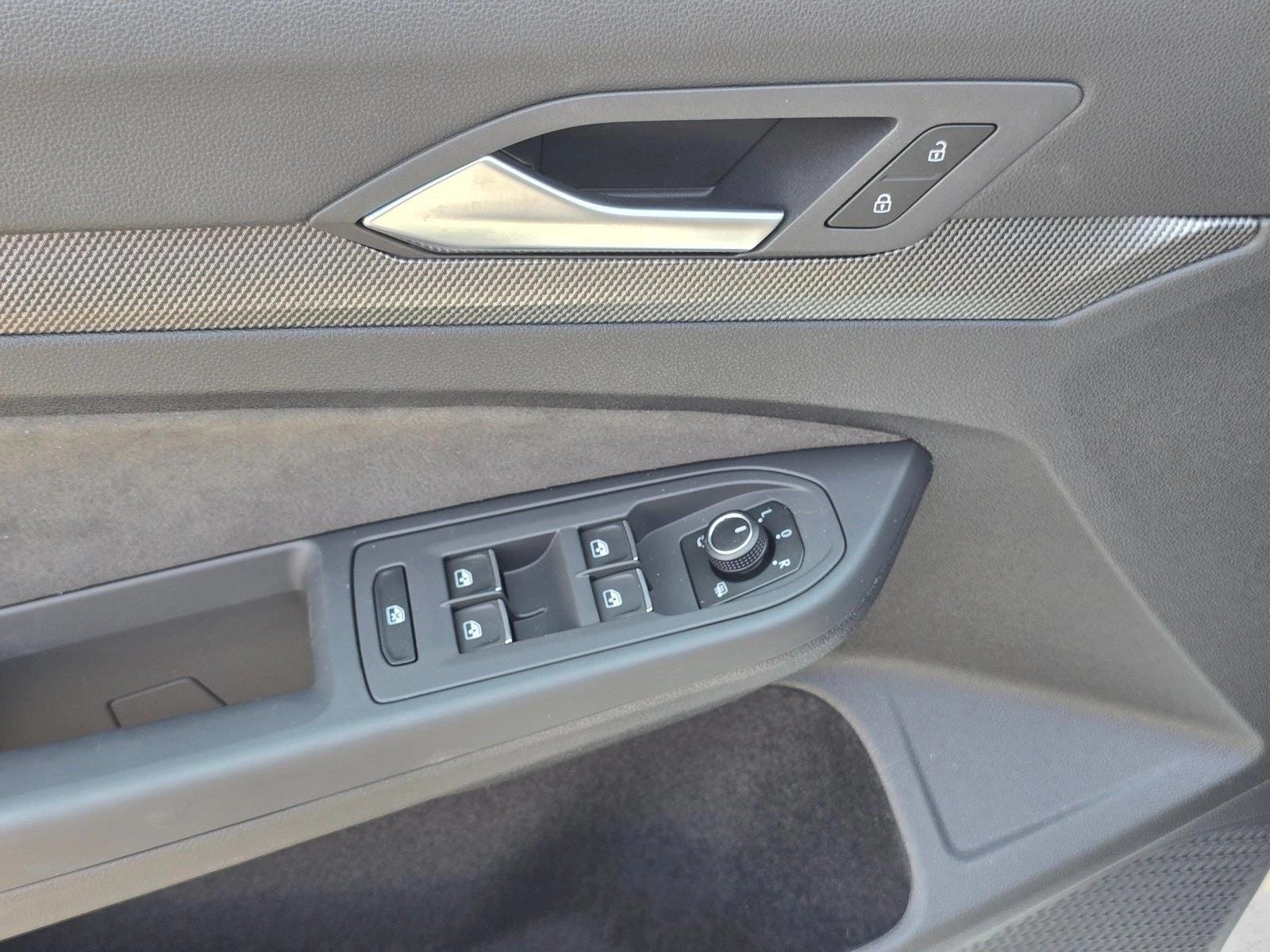 2025 Volkswagen Golf GTI SE - Photo 25