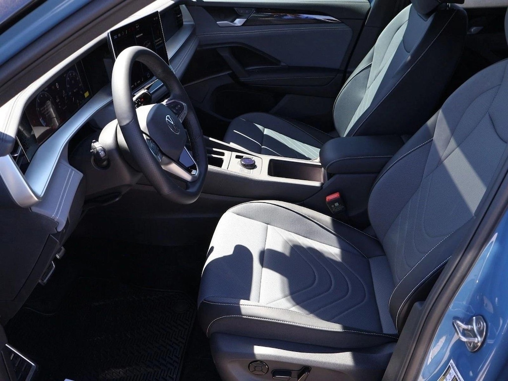 New 2026 Volkswagen Tiguan SE R-Line Black SUV