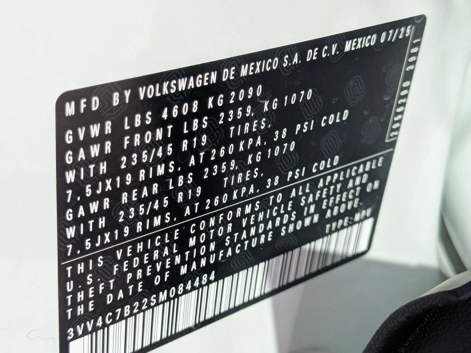2025 Volkswagen Taos SEL - Photo 19