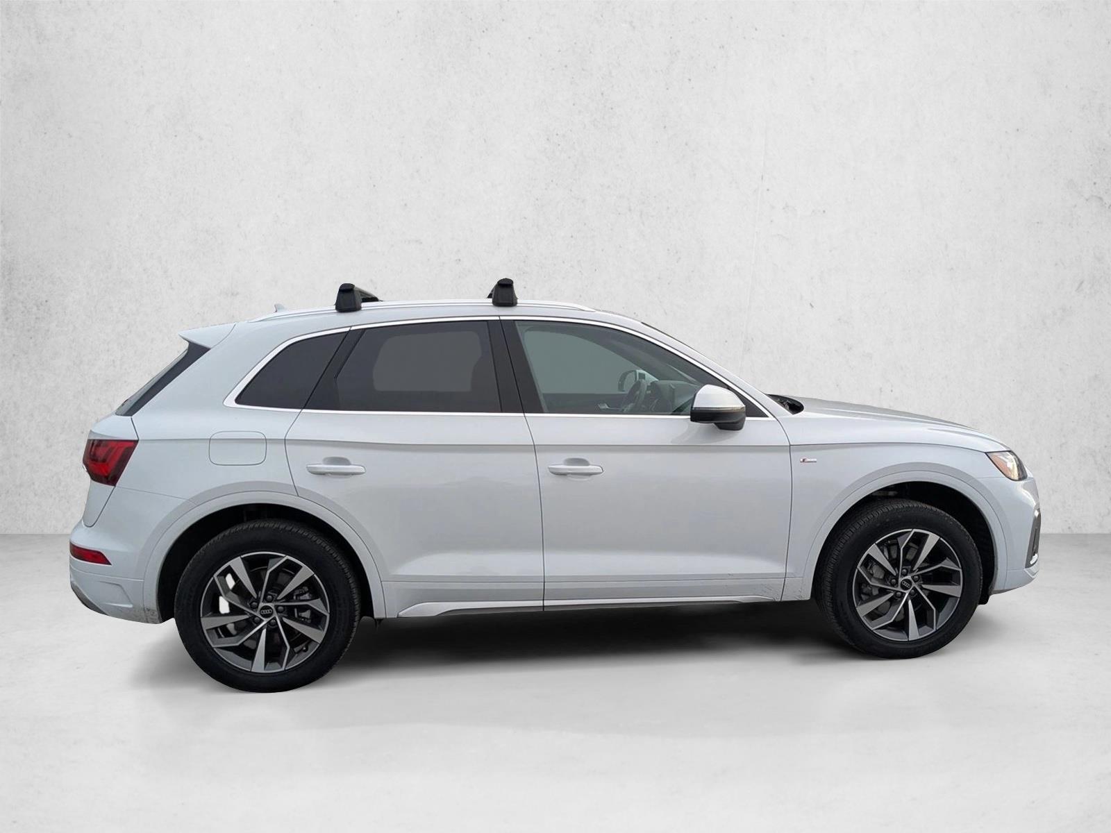 2025 Audi Q5 45 S line Premium Plus photo 3