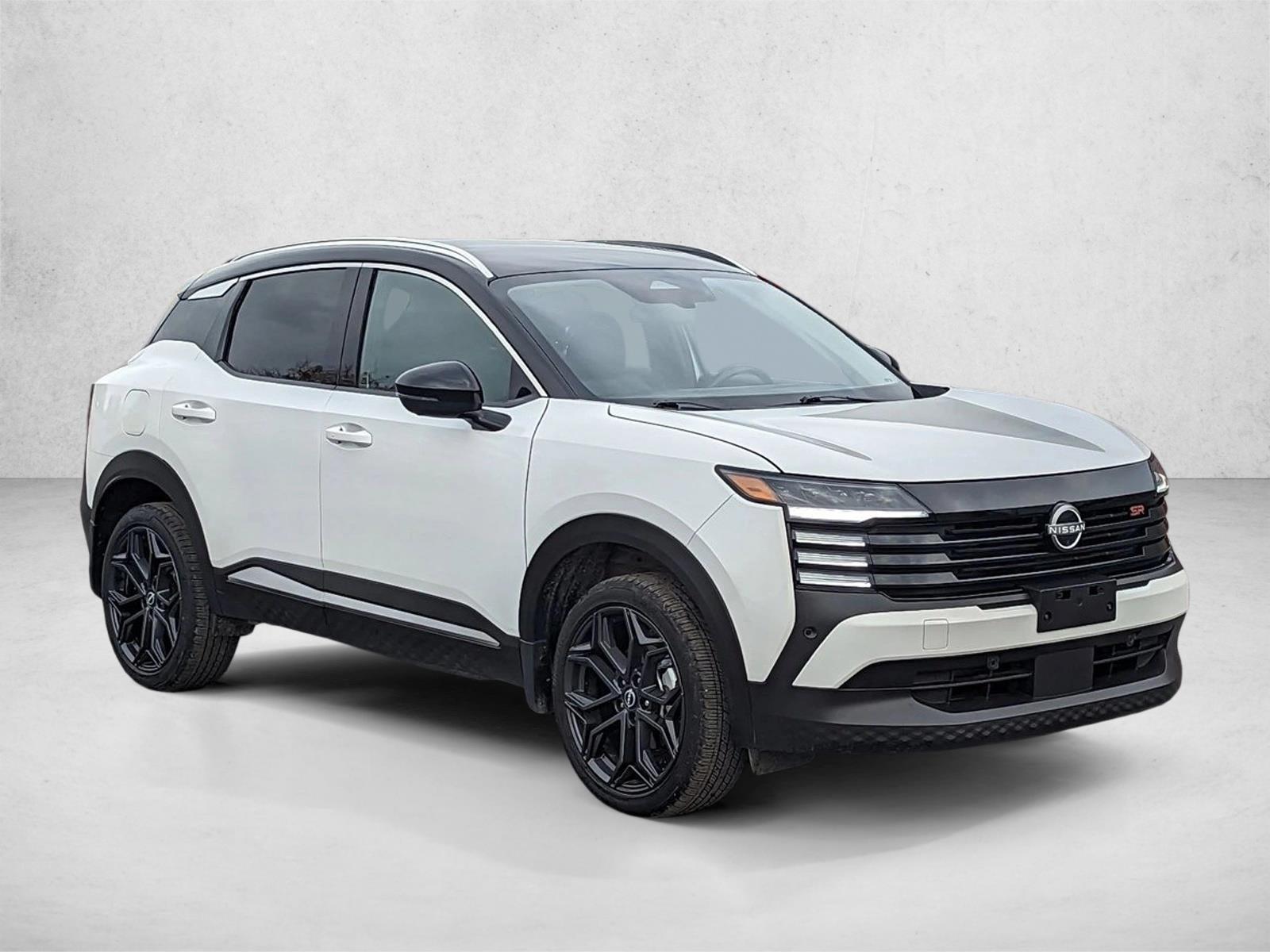 2025 Nissan Kicks SR photo 3