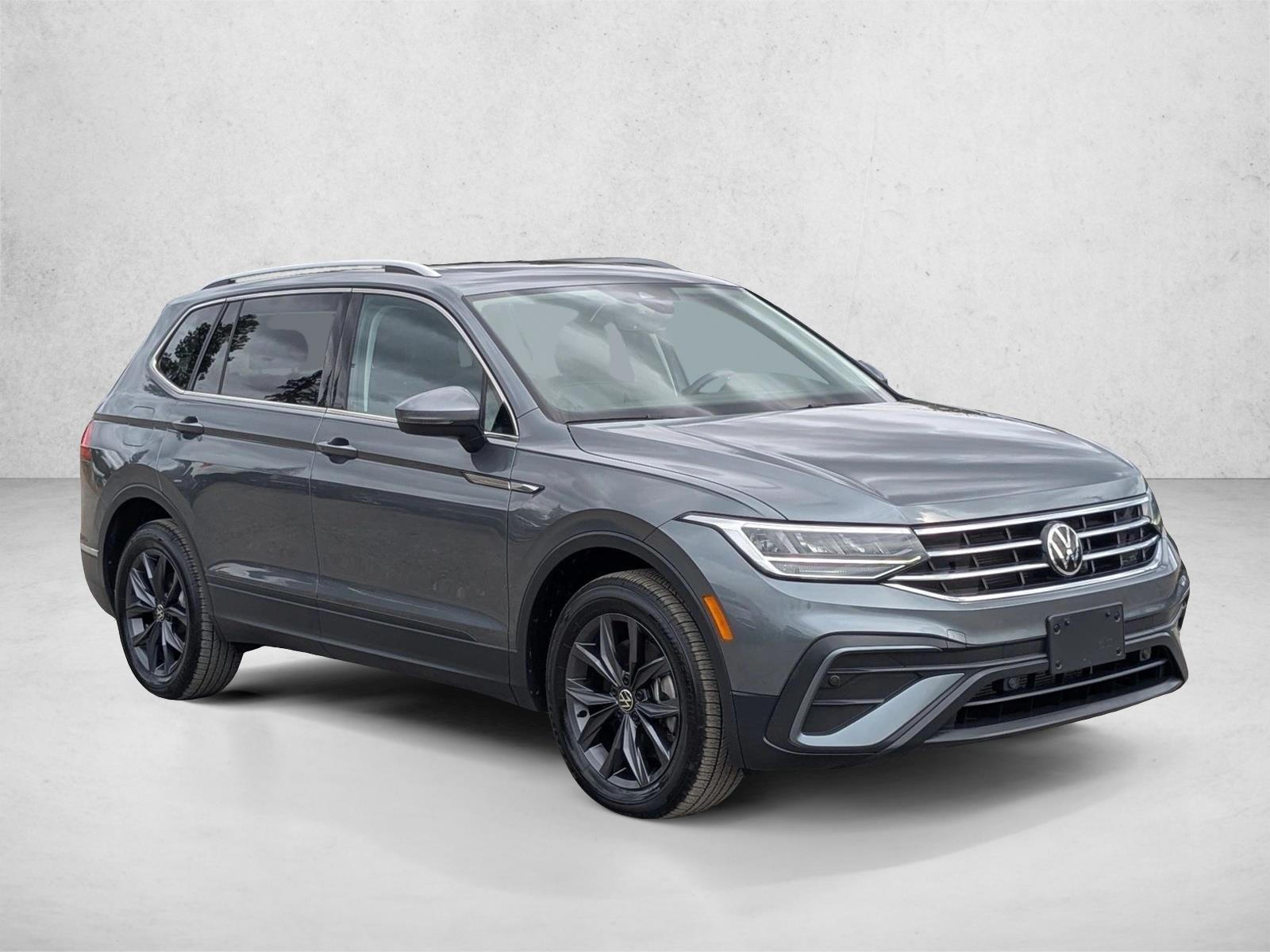 2023 Volkswagen Tiguan SE photo 3