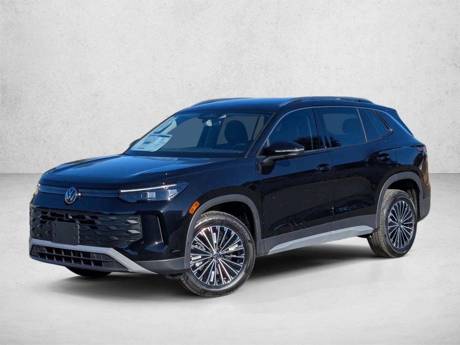 2025 Volkswagen Tiguan S's photo