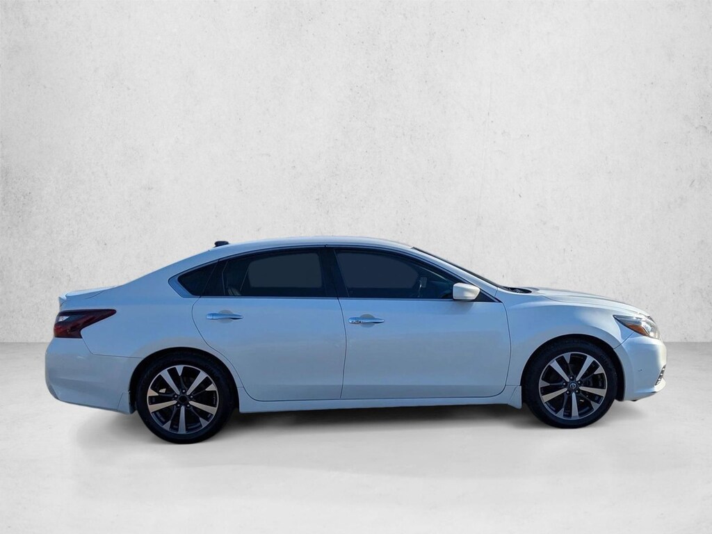 Used 2017 Nissan Altima 2.5 SR Sedan