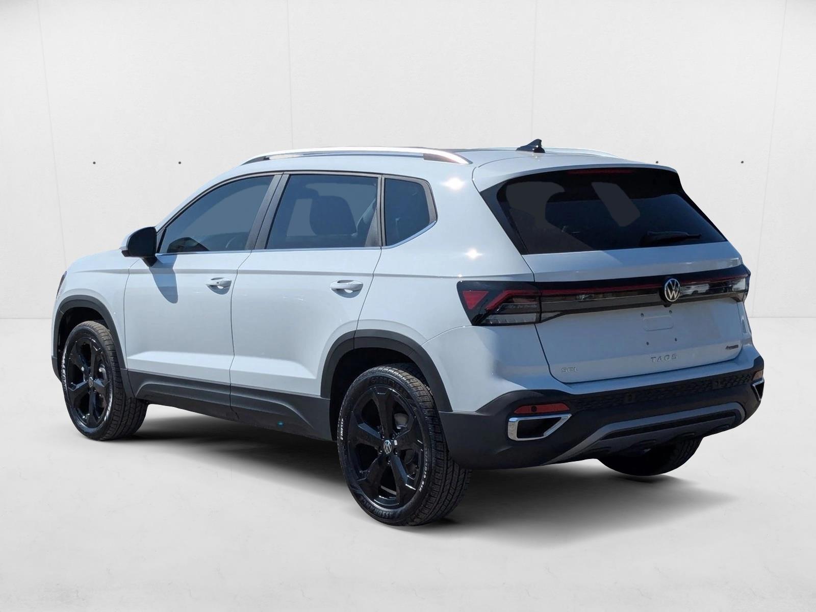 2025 Volkswagen Taos SEL - Photo 8