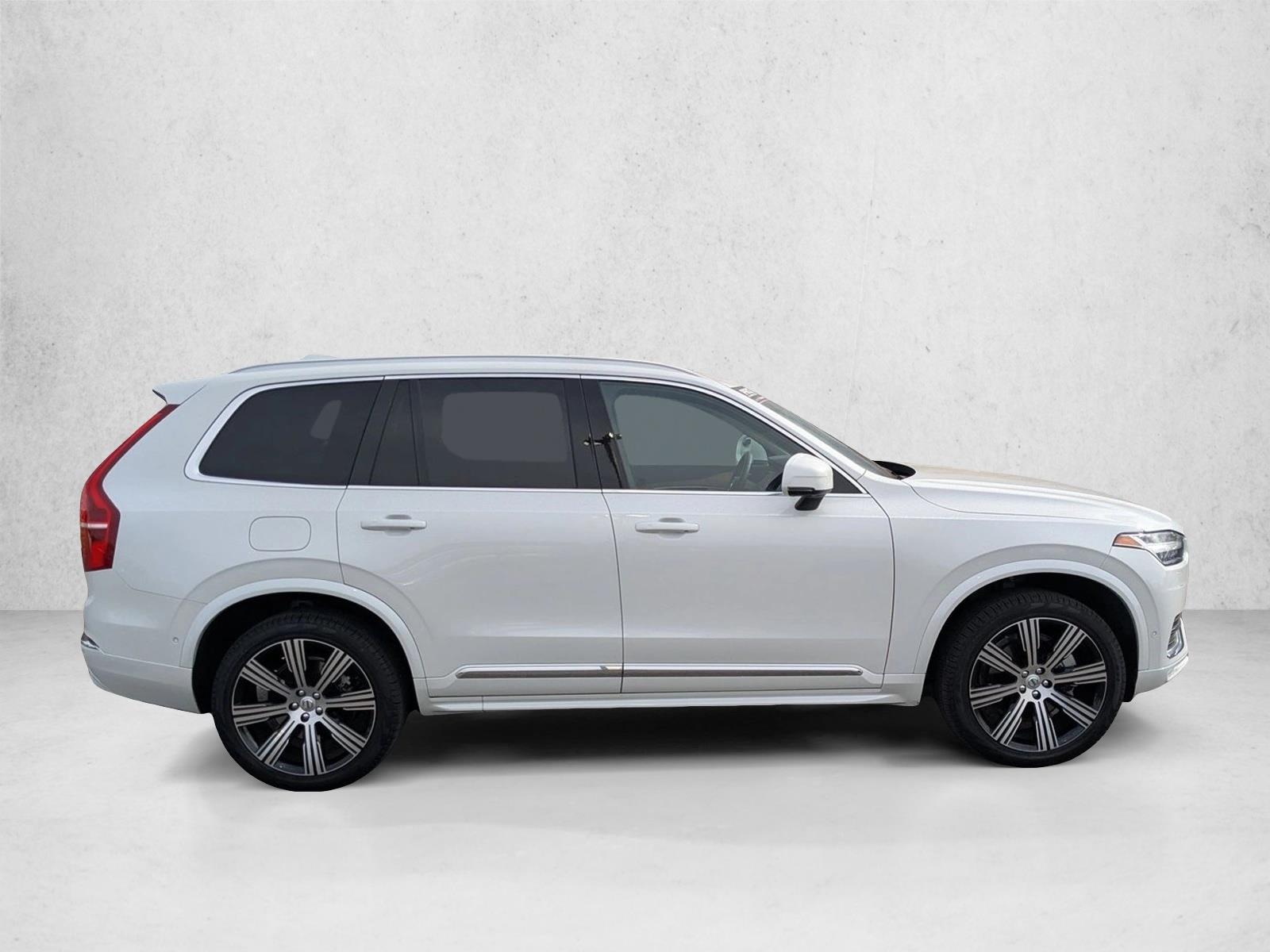 2024 Volvo XC90 B5 Plus photo 3